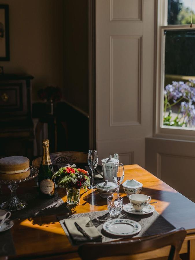 Casa Nova House Bed & Breakfast Oamaru Exterior photo