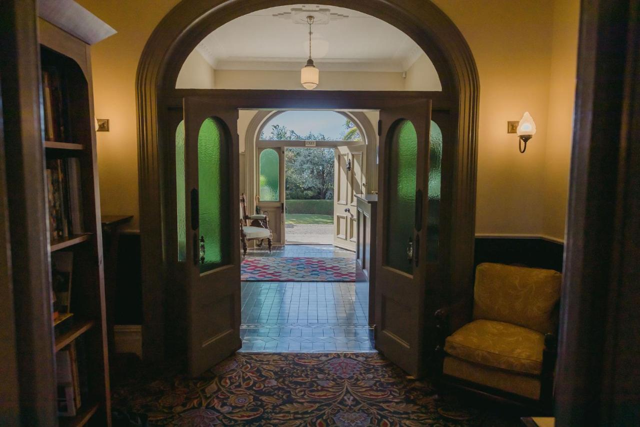Casa Nova House Bed & Breakfast Oamaru Exterior photo