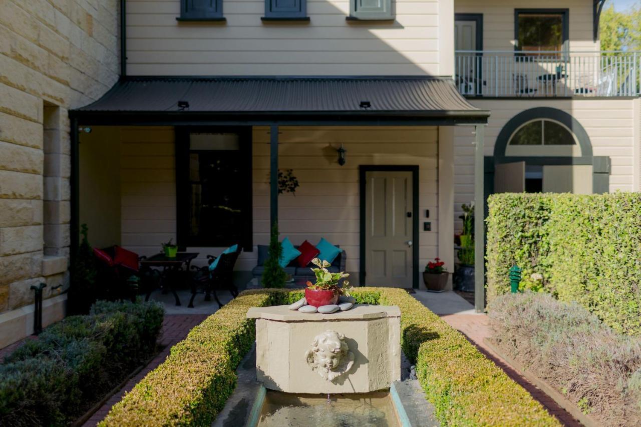 Casa Nova House Bed & Breakfast Oamaru Exterior photo